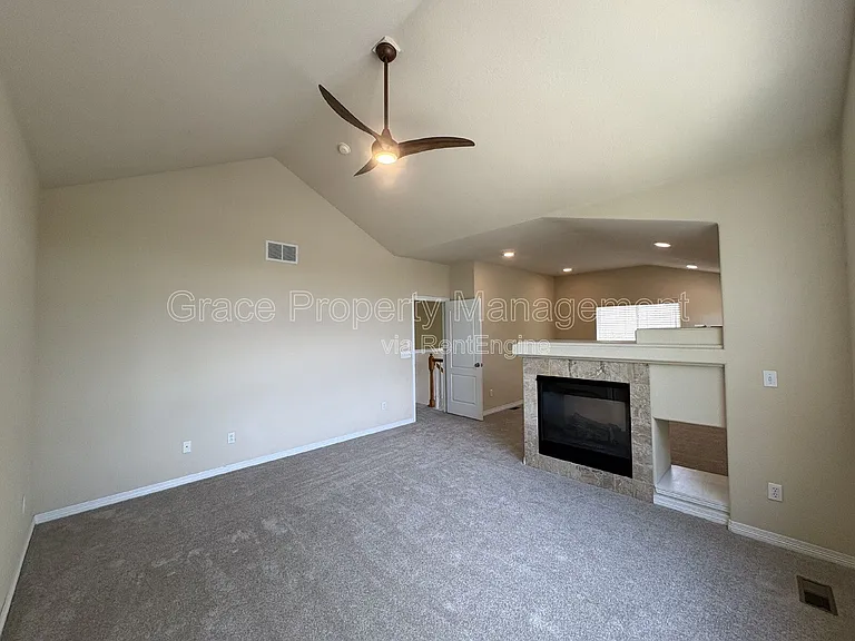1730 S Poplar St — Photo 14