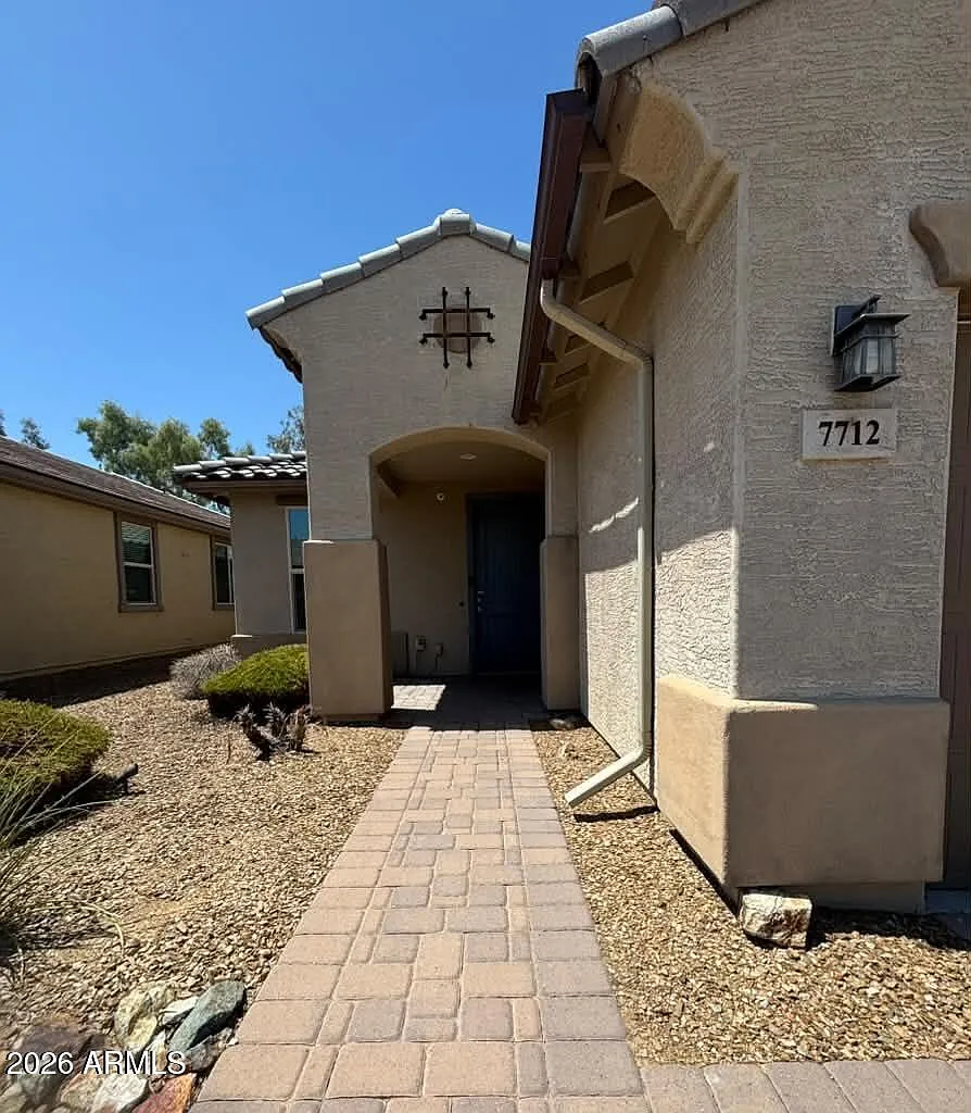 3 bed, 2.0 bath, 1540 sqft, $3,520 — Photo 3