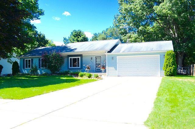 1st image of 2691 Maplecrest Dr