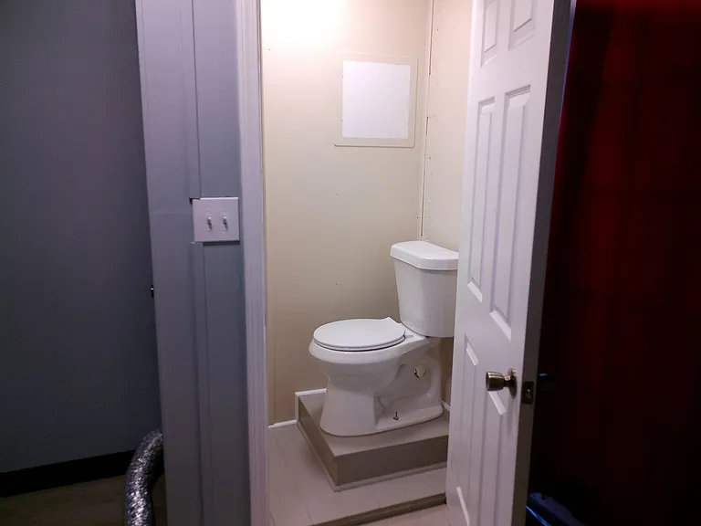2706 Pine Ave — Photo 4