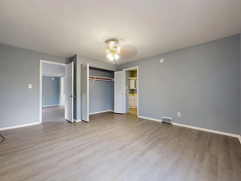 447-449 Cline Ave — Photo 3