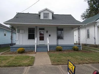 1033 13th St photo 1