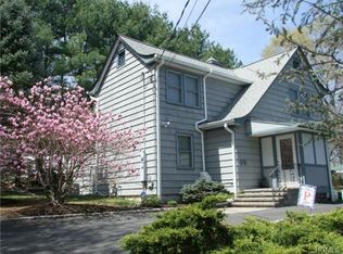 313 N Middletown Rd, Nanuet, NY 10954