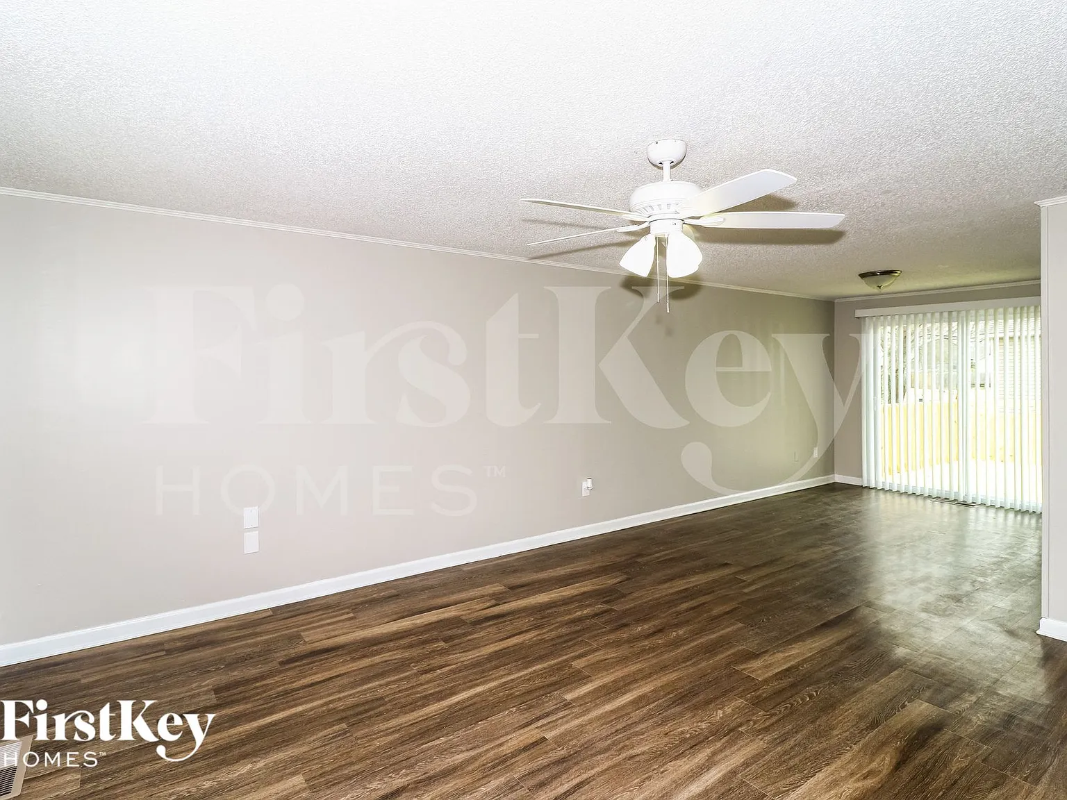 3 bed, 2.0 bath, 1816 sqft, $2,005 — Photo 4