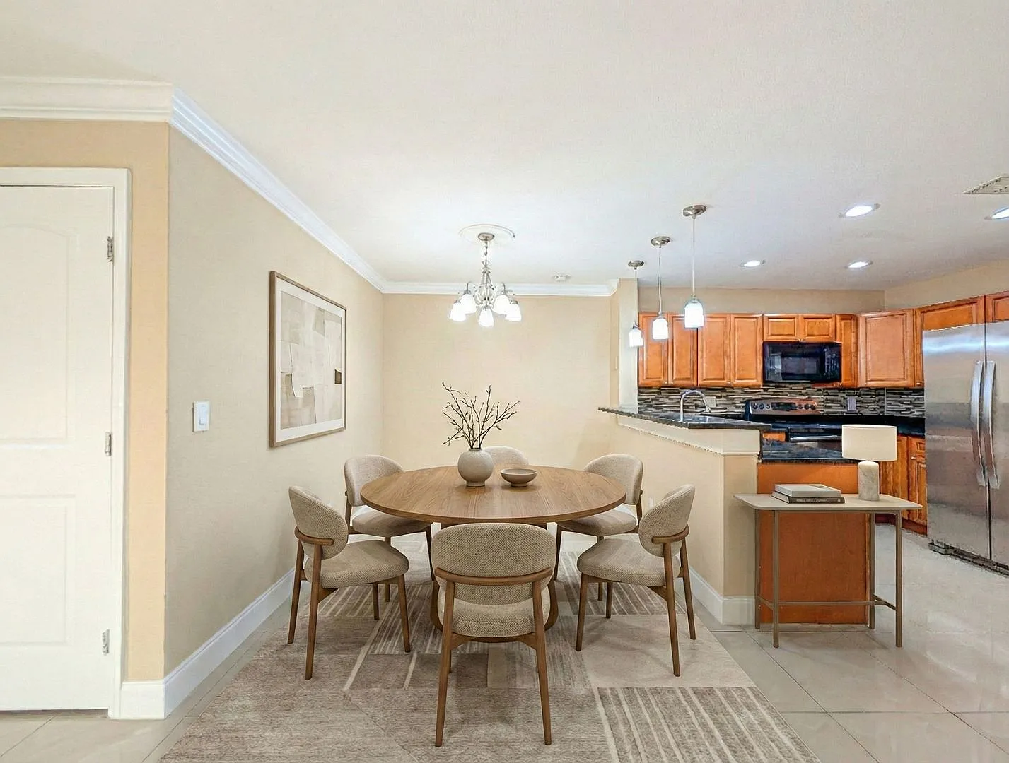 Beautifully remodeled condo for rent in Metrowest! — Photo 2