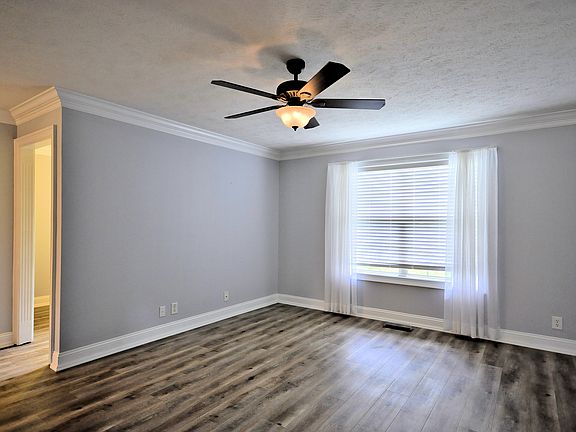 4th image of 135 Excell Rd Unit 402
