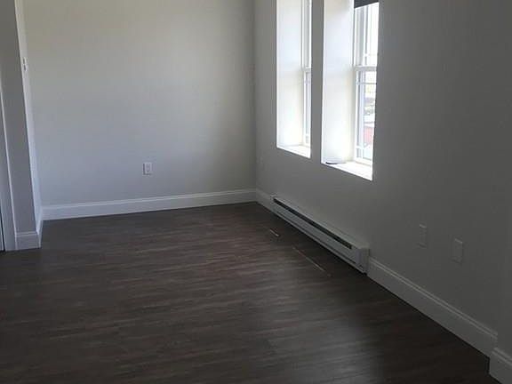 3rd image of 194 Shirley Ave #12
