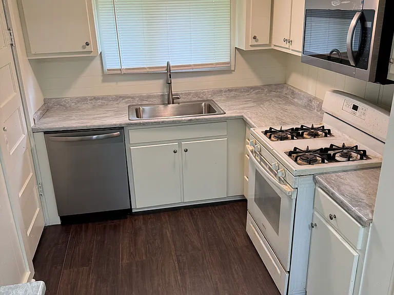 1104 Tech Farm Rd — Photo 3