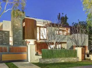 818 N Roxbury Dr, Beverly Hills, CA 90210