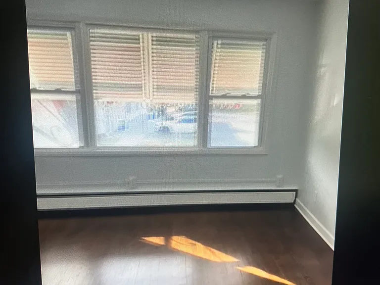 479 Pompton Ave #2F — Photo 7