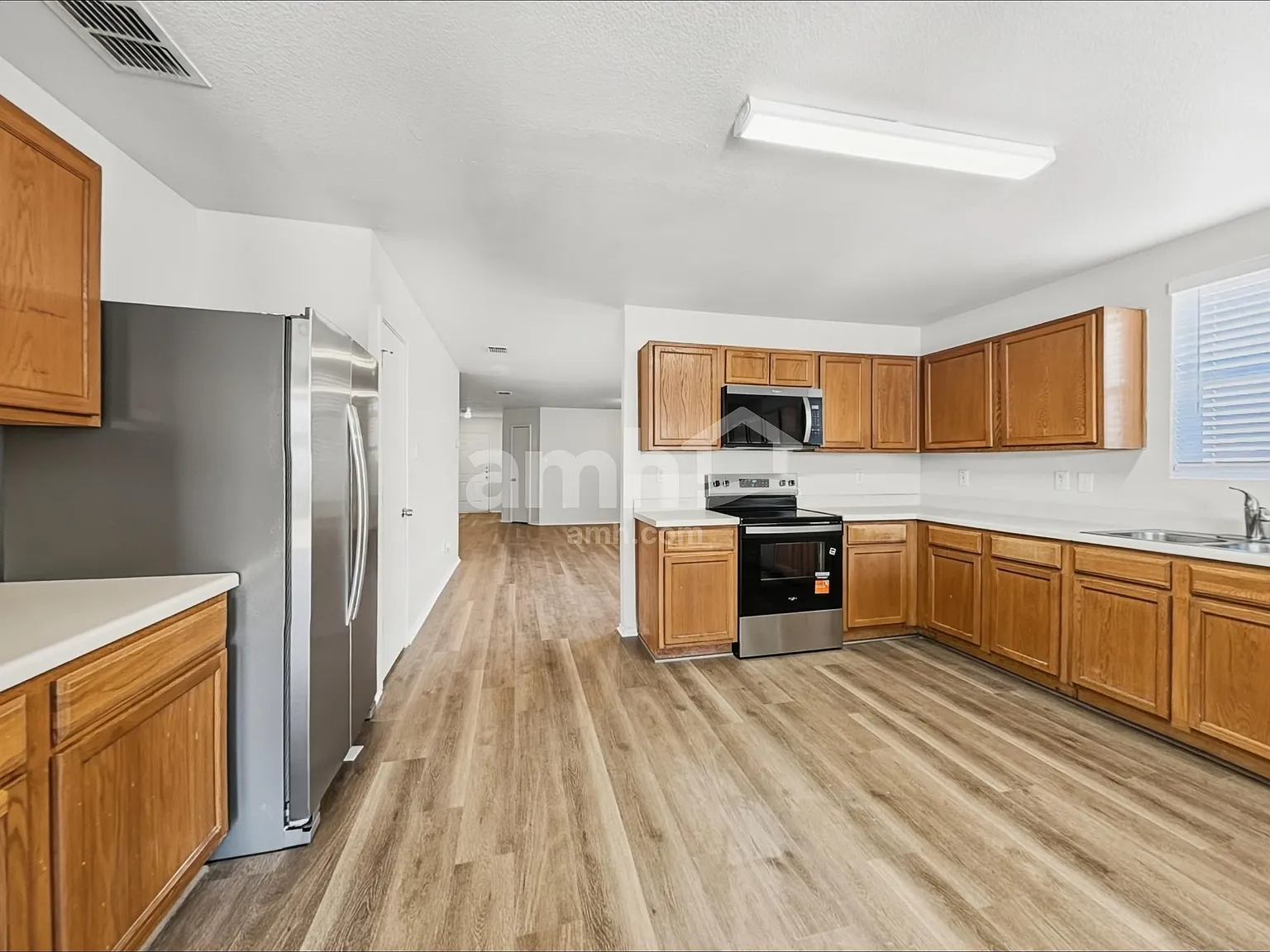 4 bed, 2.0 bath, 2093 sqft, $2,335 — Photo 4