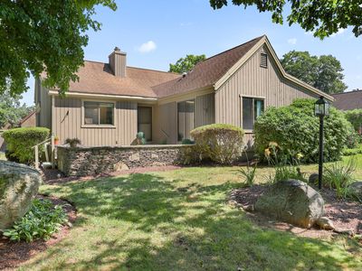 627 Onondaga Ln #B, Stratford, CT, 06614