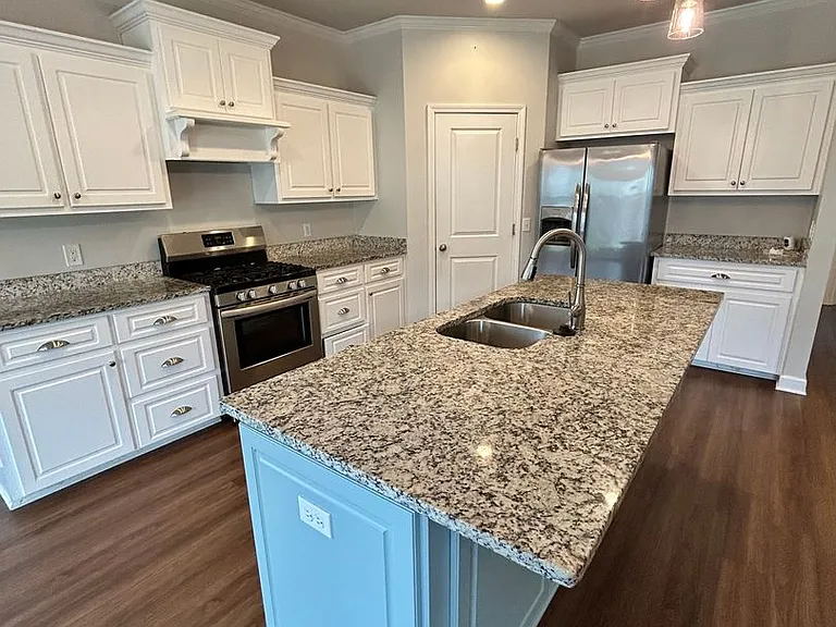 410 Thornbird Loop — Photo 2
