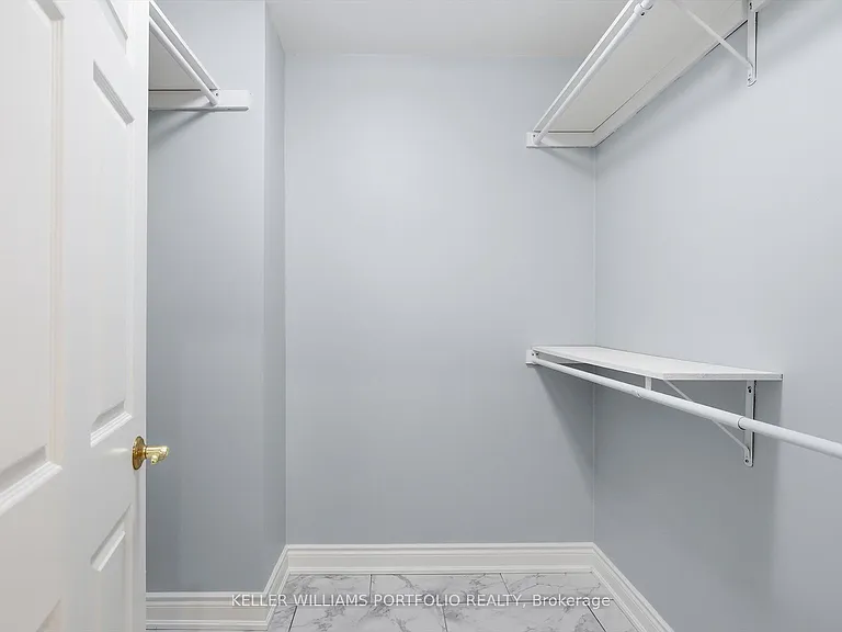 287 Royal Albert Ct — Photo 31