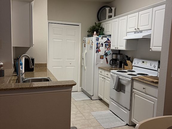 4th image of 1300 Eastern Pecan Pl #1-107