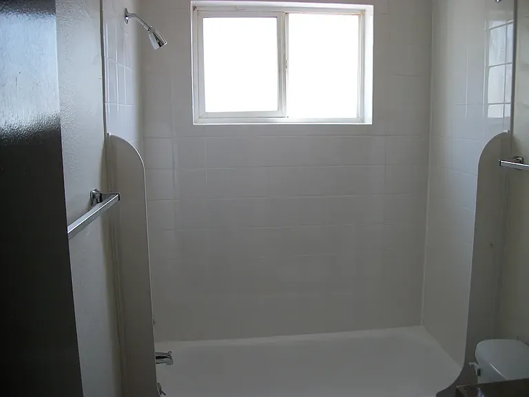 Falcon Apartments — Photo 11