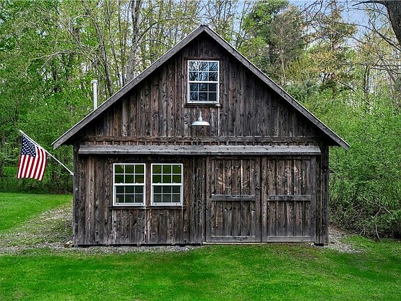 4th image of 216 Treehaven Dr