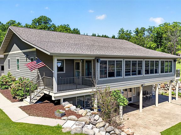 2nd image of N5909 Lake Road