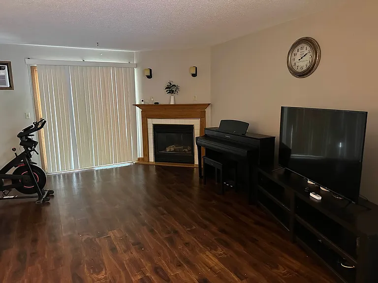 1204-1226 Devney Dr — Photo 3