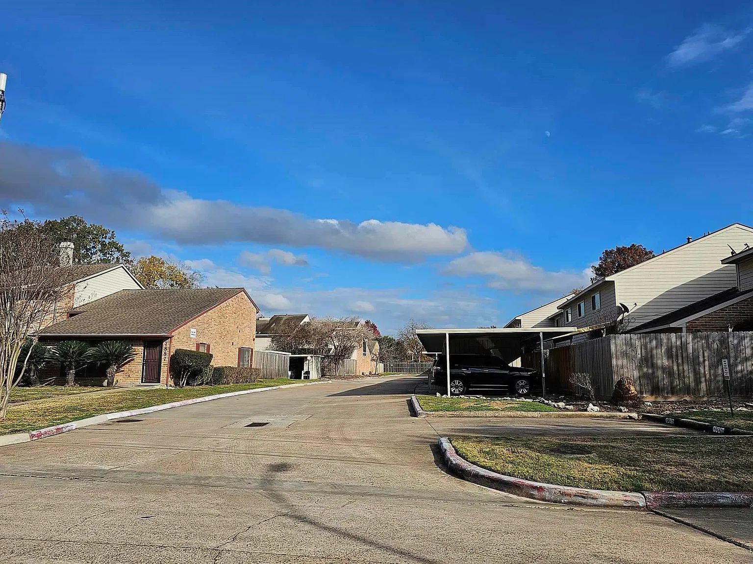 2 bed, 2.0 bath, 1500 sqft, $1,600 — Photo 2