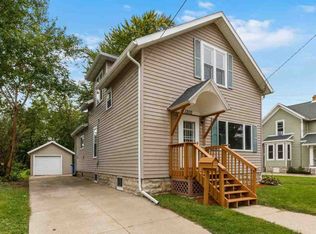 1202 School Ave, Oshkosh, WI 54901