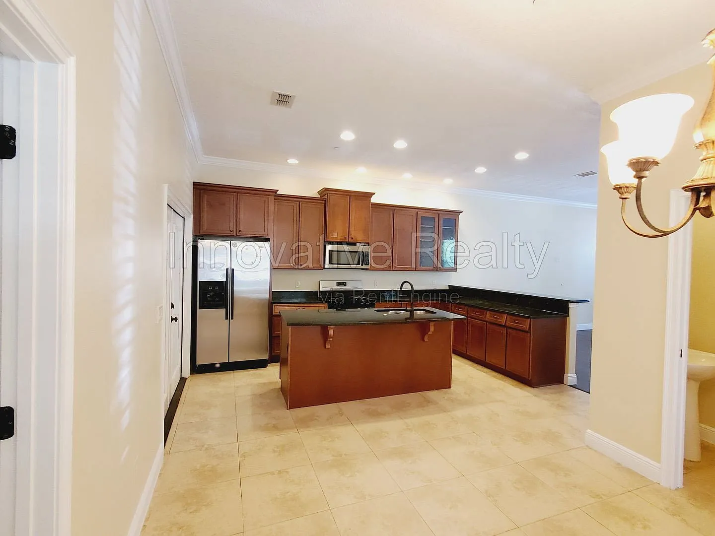 3 bed, 2.5 bath, 1744 sqft, $3,150 — Photo 3