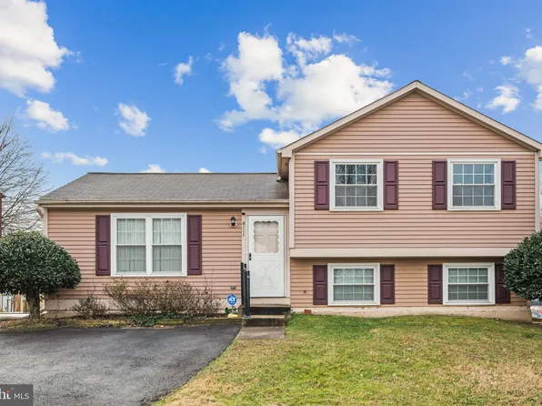 8111 Brown Ct, Alexandria, VA 22306