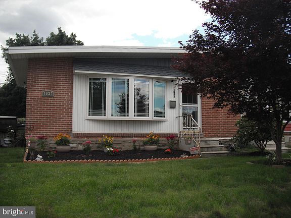 2nd image of 1032 Bingham St
