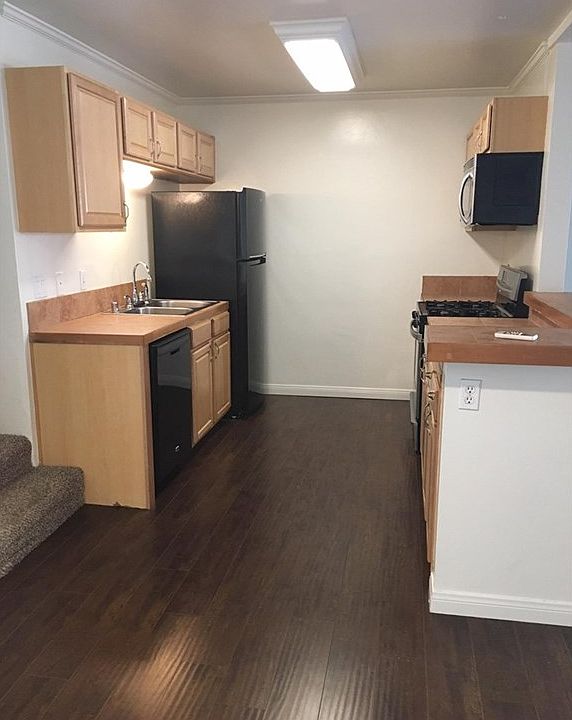 1st image of 4841 Whitsett Ave APT 4