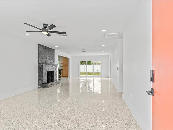 3rd image of 123 8th St