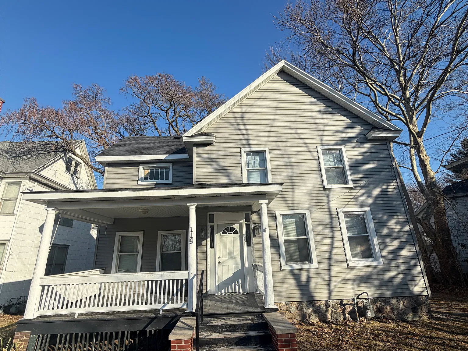 6 bed, 1768 sqft, $1,700 — Photo 1