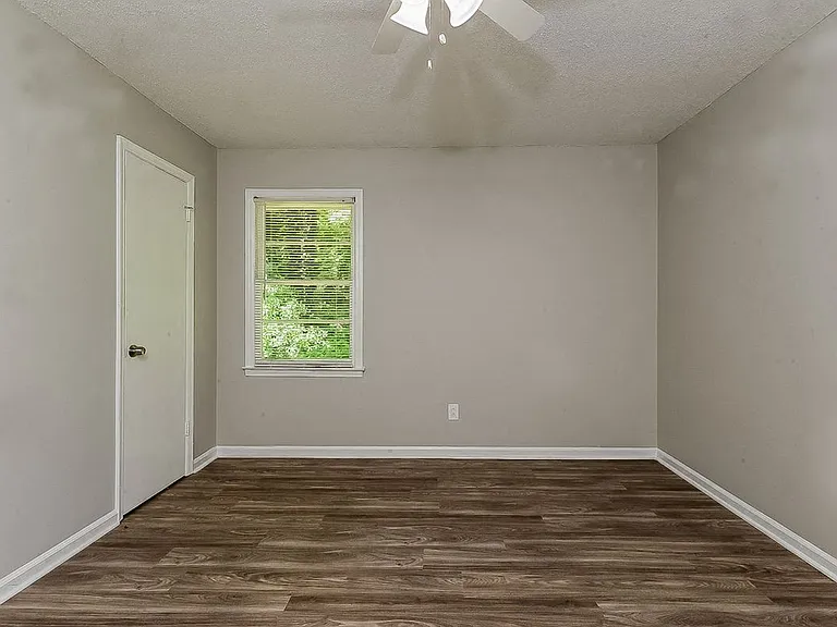 7015 Knollwood Dr — Photo 10