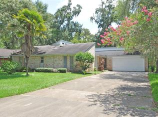 227 Prescott Dr, West Columbia, TX 77486