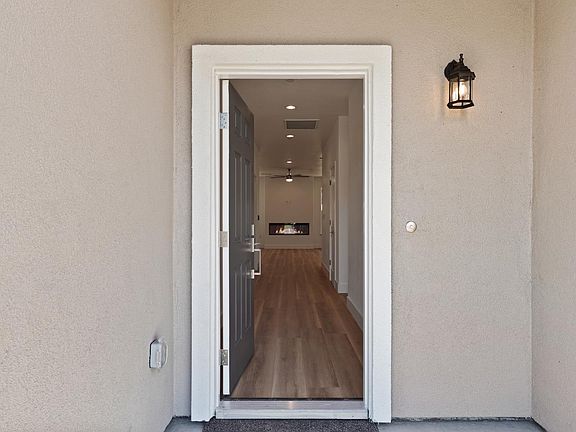 3rd image of 122 Gold Creek Ct