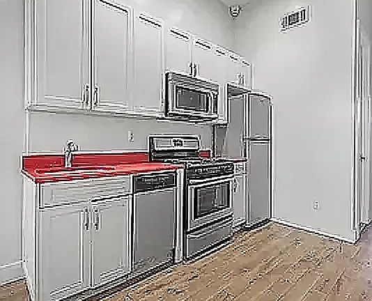 3rd image of 187 Wilson Ave #3P