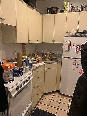 5th image of 66 W 69th St #1A