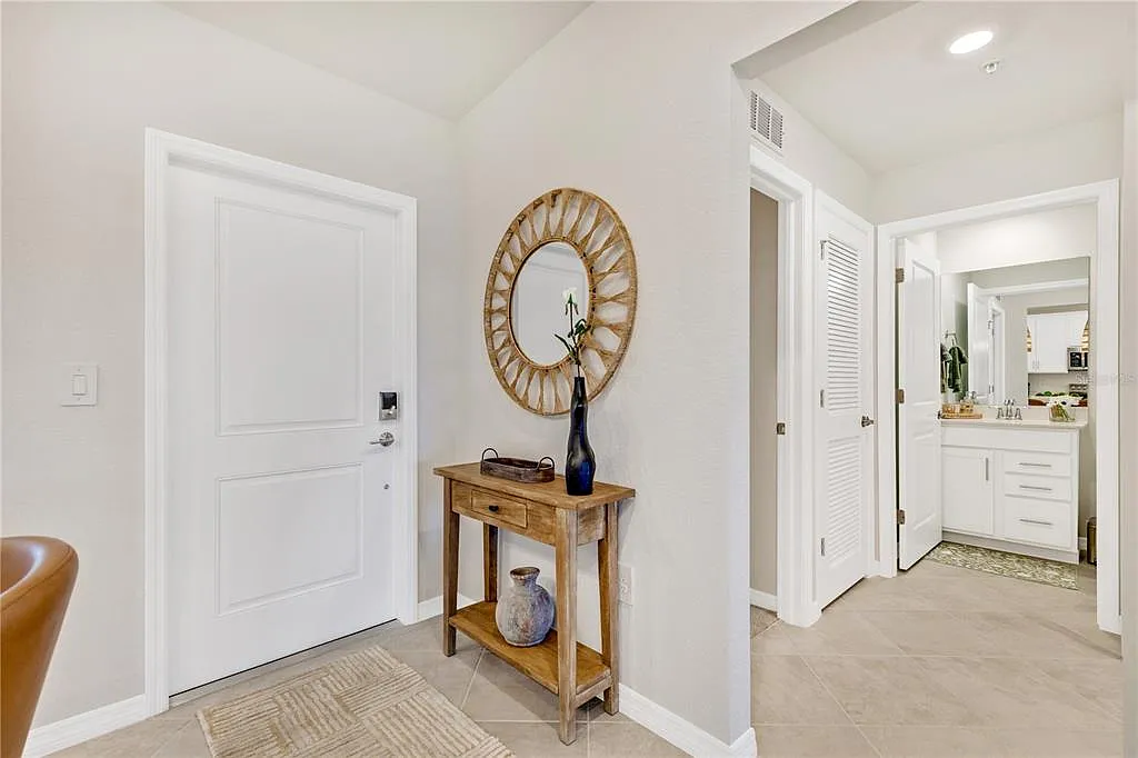 2 bed, 2.0 bath, 1366 sqft, $3,000 — Photo 2
