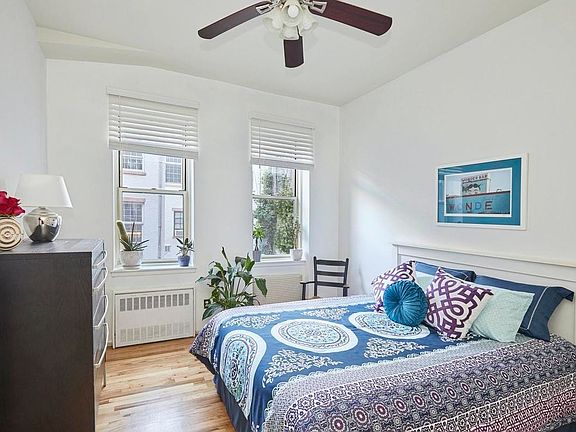 4th image of 15 E 10th St APT 2G