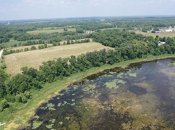 2nd image of 40328 Long Lake Rd