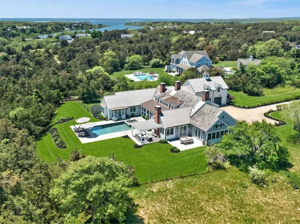 29 Slough Cove Rd, Edgartown, MA 02539