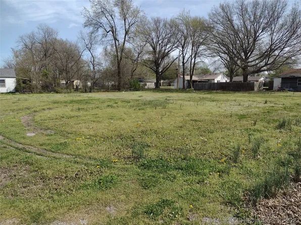 425 NE 4th St, Pryor, OK 74361