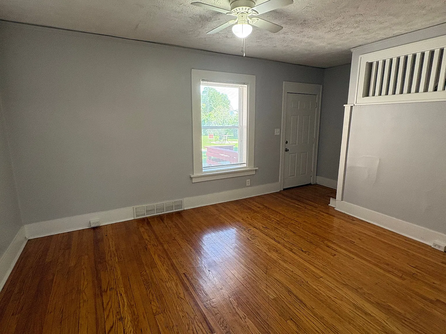 2 bed, 896 sqft, $1,150 — Photo 4