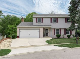 1625 Plum Ct, Downers Grove, IL 60515