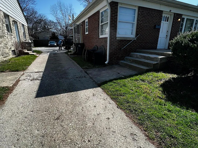 39 N Kitley Ave — Photo 2
