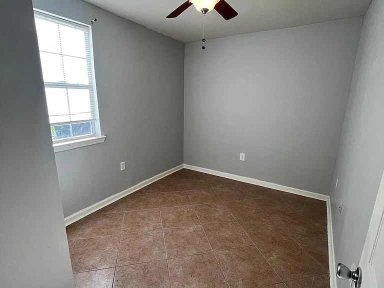 3148 N Prieur St — Photo 7
