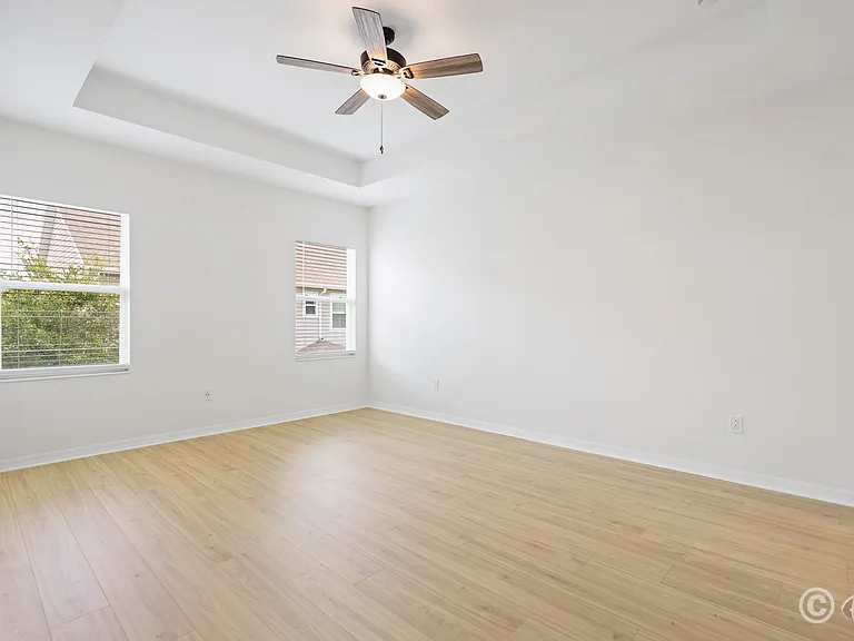 5736 Skytop Dr — Photo 11