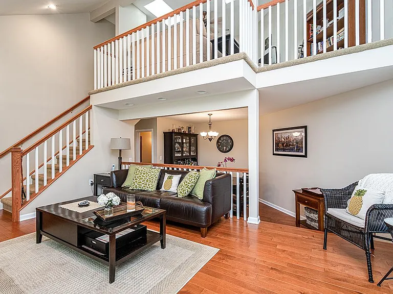 245 Crabtree Ct — Photo 7
