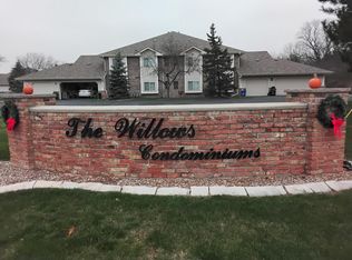 17604 W Lincoln Ave, New Berlin, WI 53146