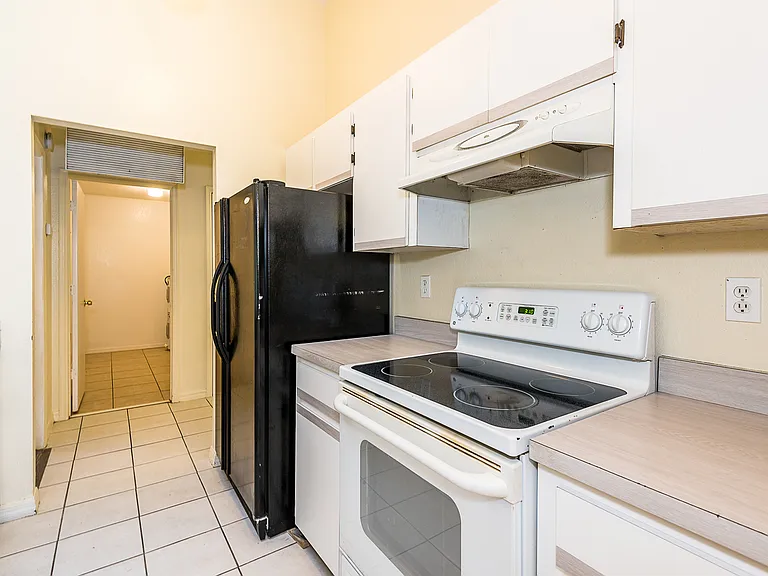 504 Vannell St — Photo 10
