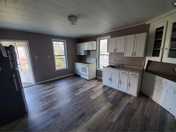 4th image of 2 E White St #B